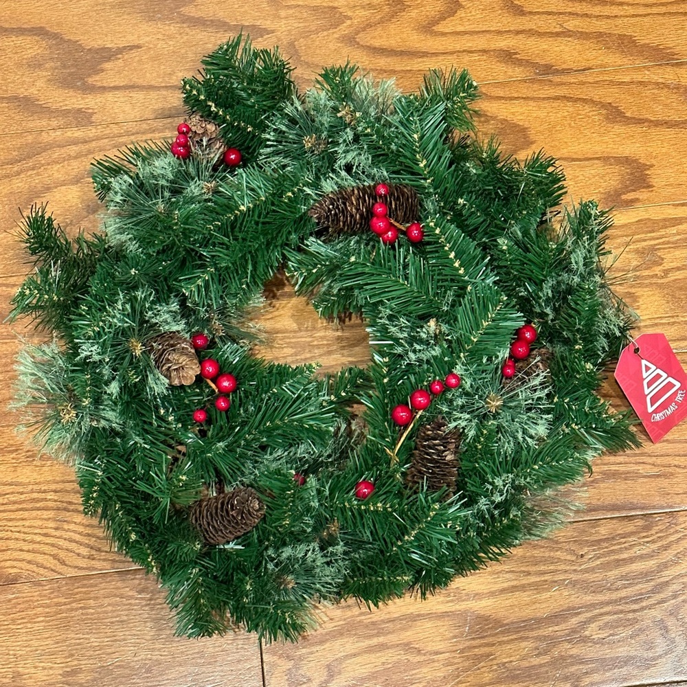 NWT Christmas Wreath